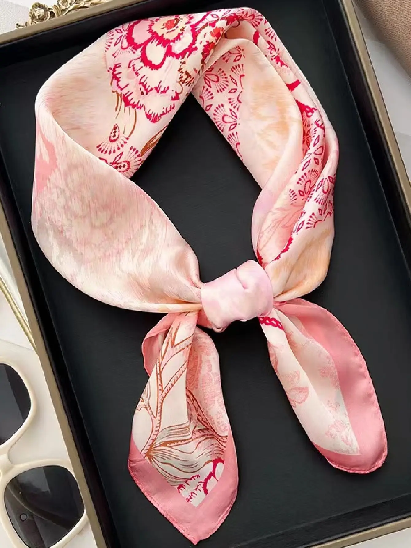 

Fashion printed silk satin headscarf, women's shawl scarf, approximately 28 x 28 inches, suitable for all seasons