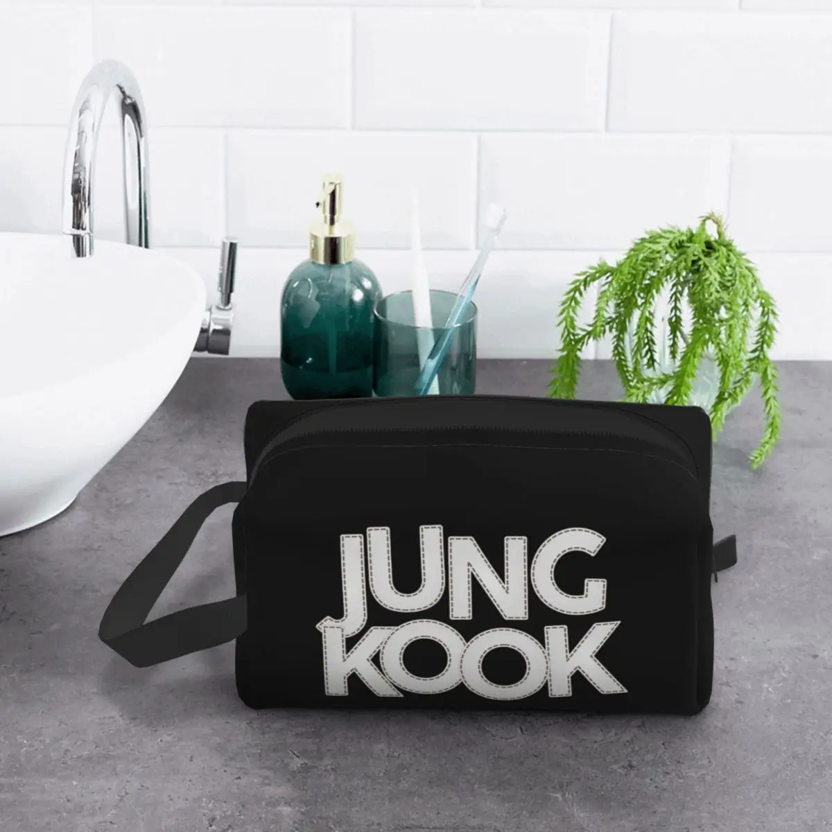 Bolsa de maquillaje clásica Jungkooks Golden Album Kpop, organizador de cosméticos, Kit de almacenamiento Dopp, bolsa de cosméticos de aseo, estuche para lápices