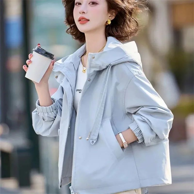 

Женская повседневная куртка с капюшоном, новая модель весна-осень 2026, короткая ветровка, свободная верхняя одежда для города, модный женский плащ-топ