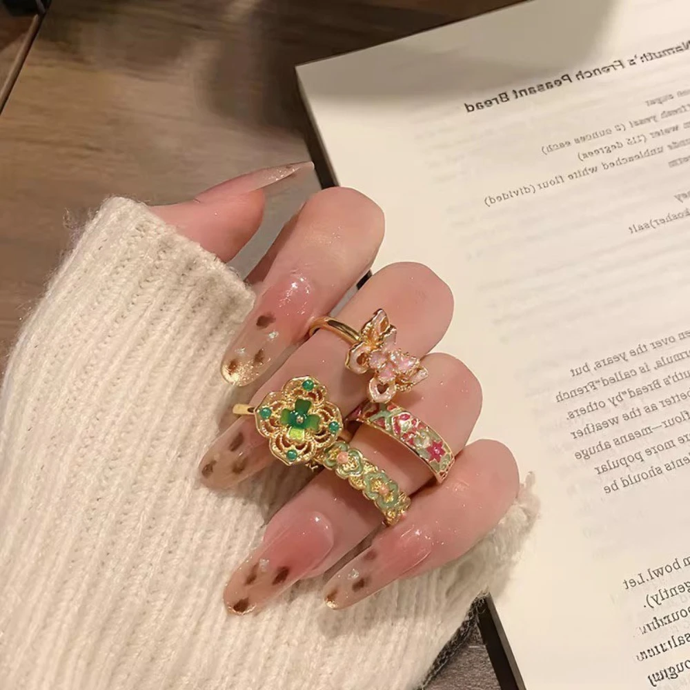 Retro Design Hollow-detailed Flower Rings for Women Exquisite Elegant Jewelry Butterfly-shaped Unique Ring for The Index Finger