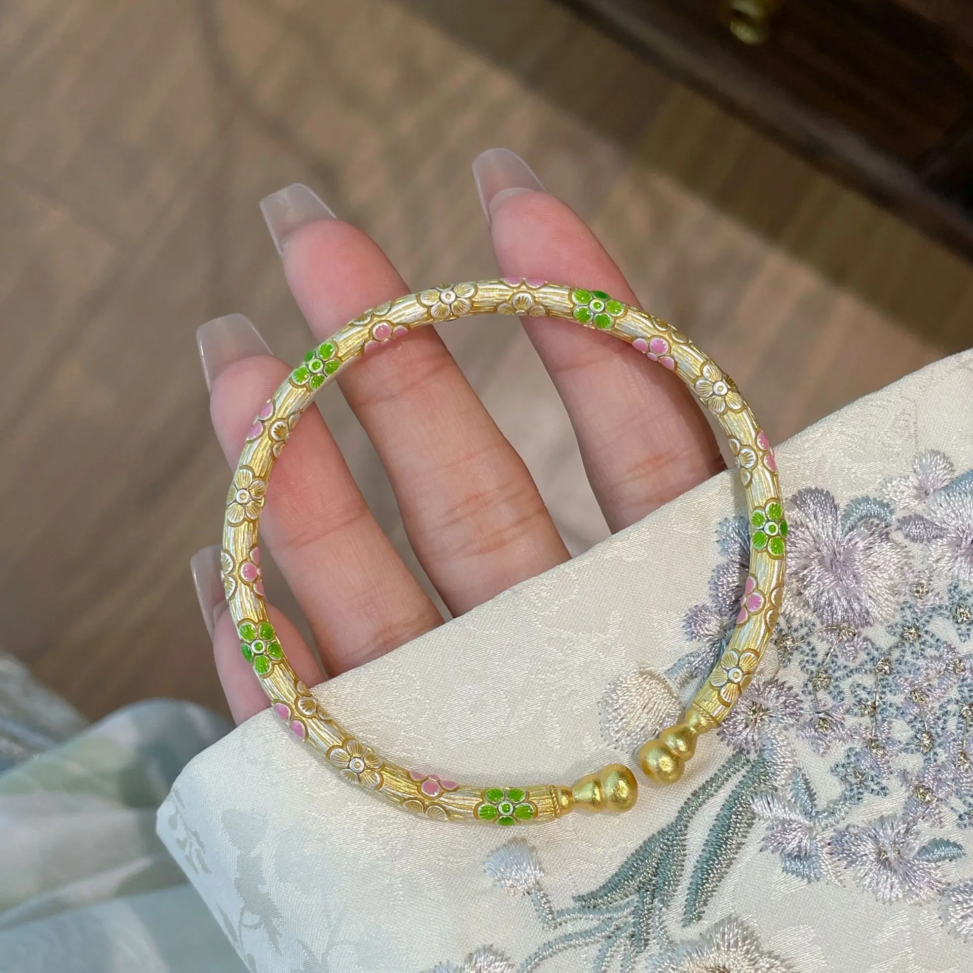 

999.9 Pure Silver Gilded Pendant-Shaped Lucky Charm Solid Silver Bracelet with Plum Blossom Relief Fine Bangle Collection