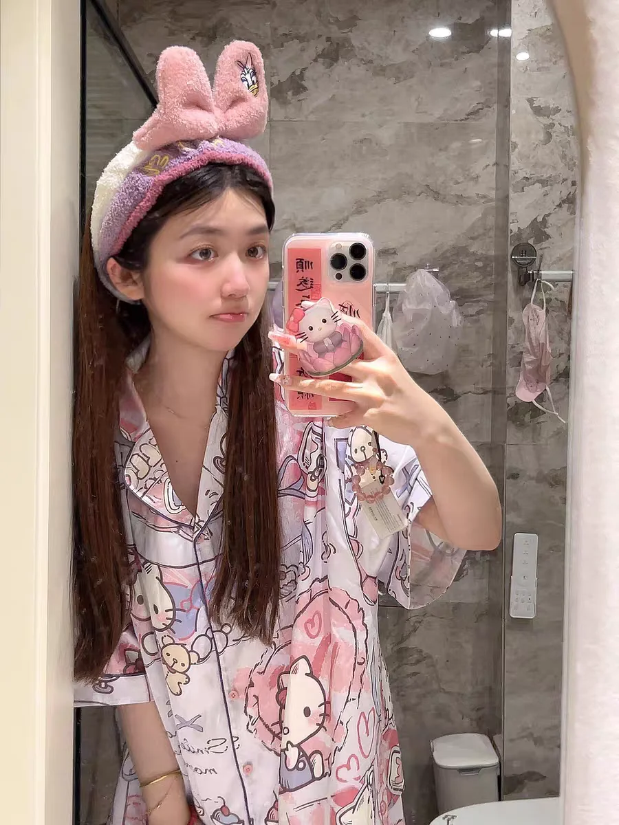 2024 New Snario Hello Kitty Summer Pajamas Suit Kawaii Cartoon Kitty T Shirt Shorts Set Girls Women Korean Oversized Nightwear