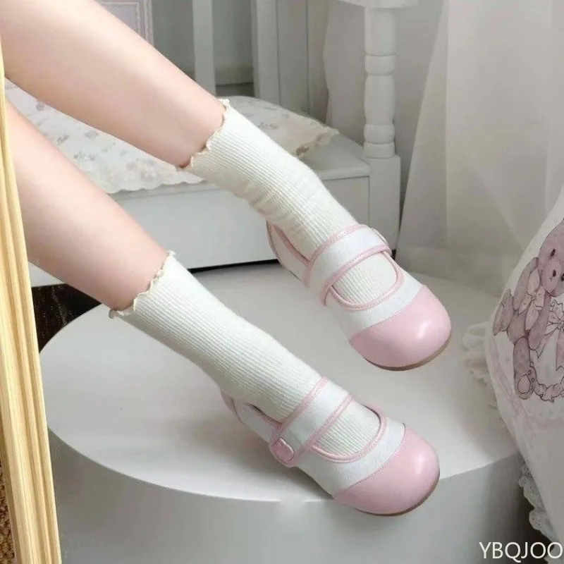 أحذية نسائية لربيع وصيف متخصصة لطيفة بمقدمة مستديرة وبسيطة ومريحة ومتعددة الاستخدامات ونعل مسطح وحذاء واحد