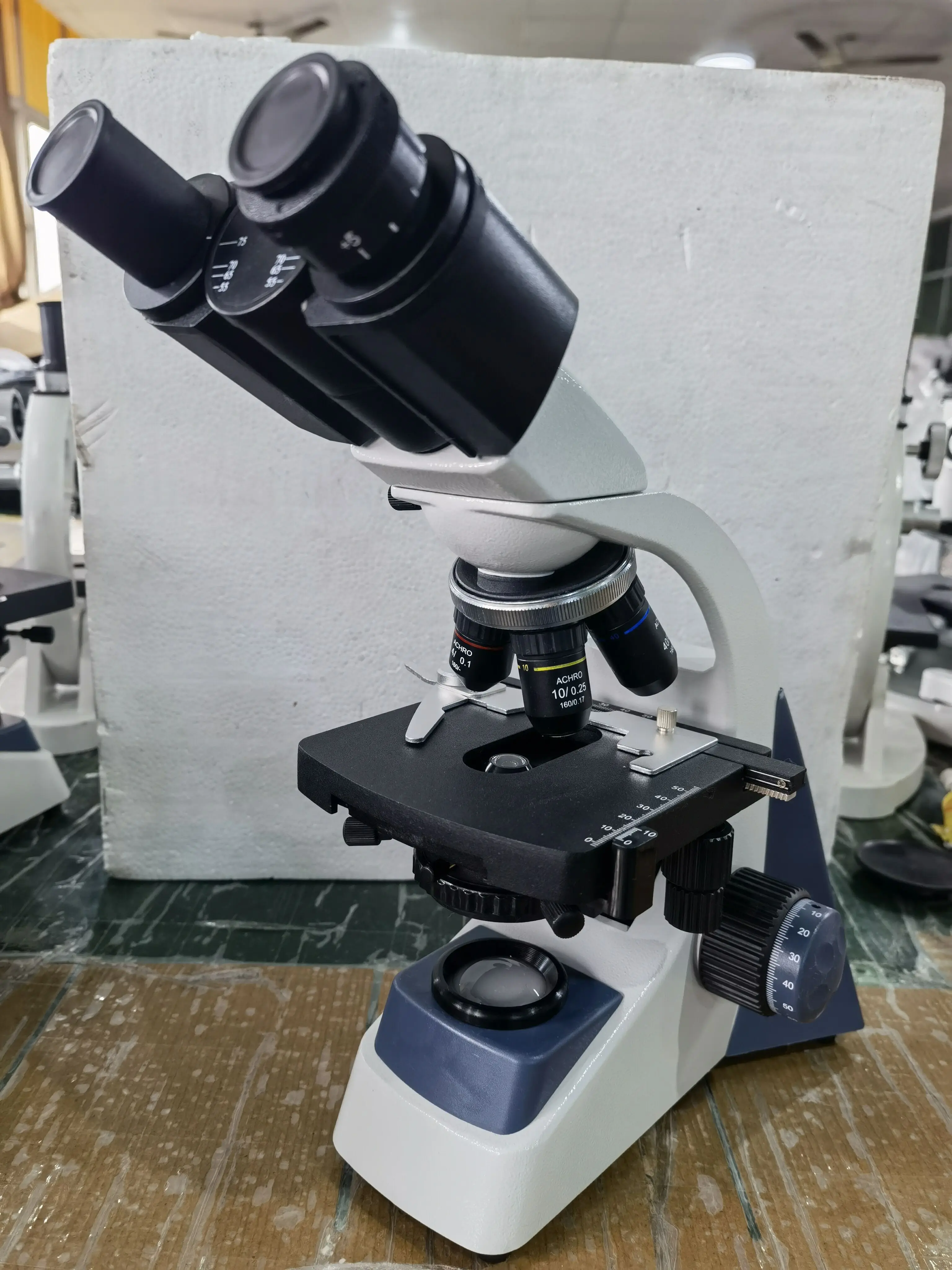 DW-2005B Economical Laboratory Optical Binocular Microscope Lab Biological Microscope Price