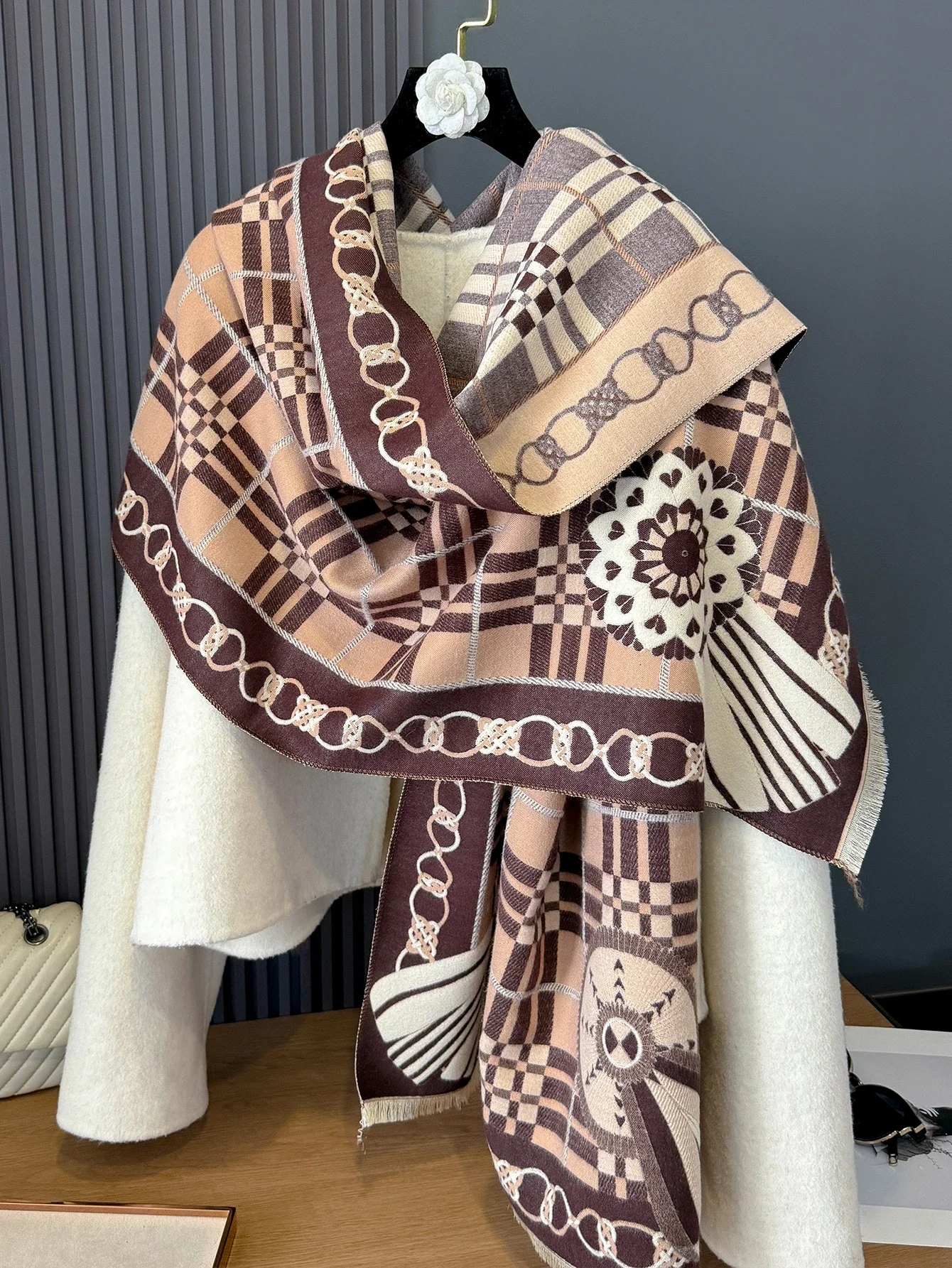 2024 New Elegant Ladies' Pashmina Jacquard Cashmere Scarf Winter Thick Warm Two-Sided Shawl Coldproof Windproof Blanket Scarves