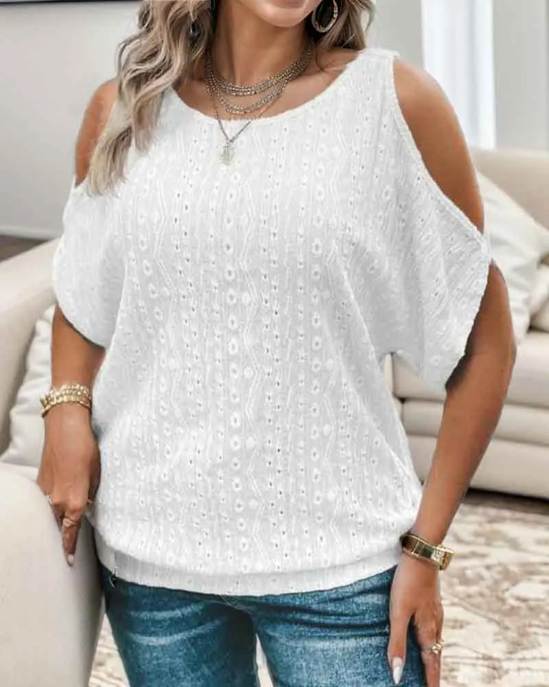 

plus Size Women's Five-Quarter Sleeve Shoulder Bared Hollow out Loose Floral T-Shirt Casual Comfortable Breathable Top
