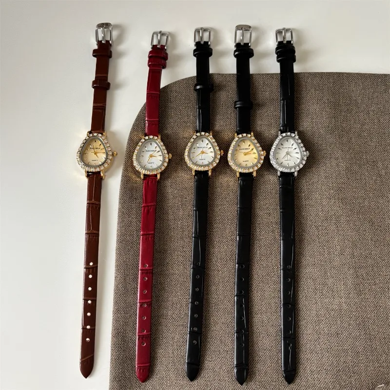 Luxury Women's Quartz Watch Gold Oval Delicate Dial Black Vintage Leather Elegant Fashion Women's Watch