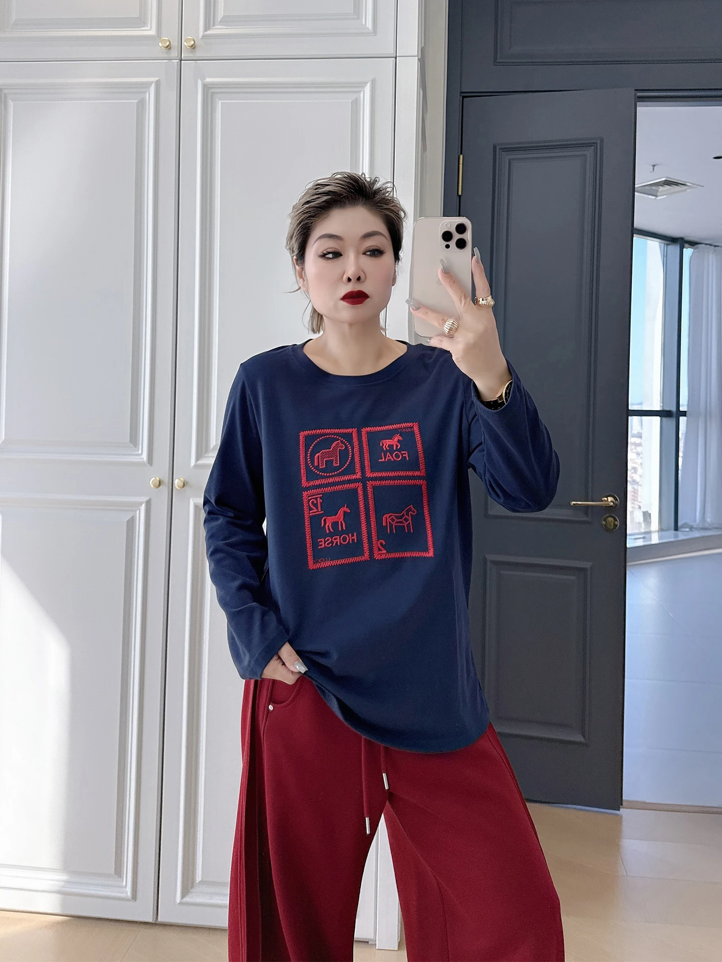 

Casual Long Sve Embroidered Large Size Women's T-irt Loose Fit Slimming Base Layer Top for plus Size Ladies