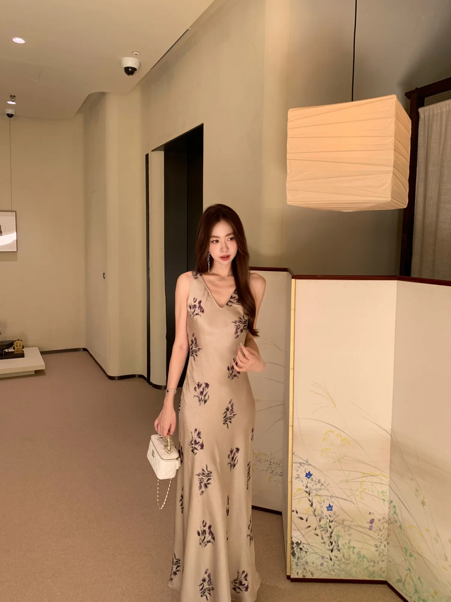 

Новое модное женское платье Ele V-ne из шелкового атласа с китайским принтом, дышащее, приятное для кожи, в садовом стиле