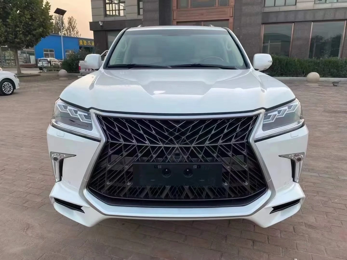 2008-2016 forLexus LX570 Body Kits High Quality Perfect Fit Car Bumpers Front Bumper Rear Bumper Lip Grill Light Rear F Upgrade