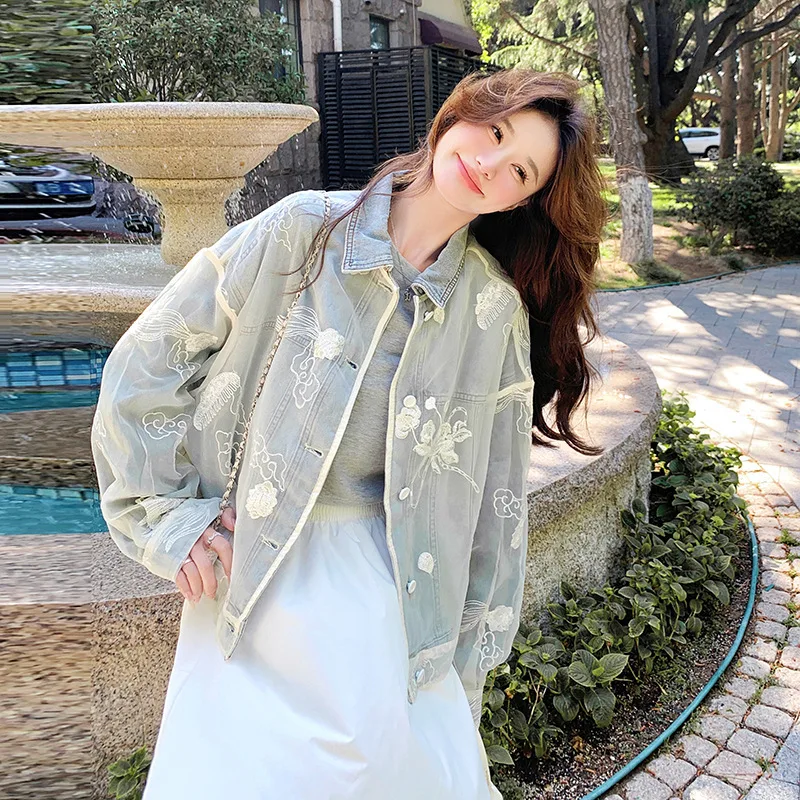 New Chinese-style Retro Lace Patchwork Denim Coat for Women, 2025 Autumn New Style, Elegant and Versatile Jacket Top