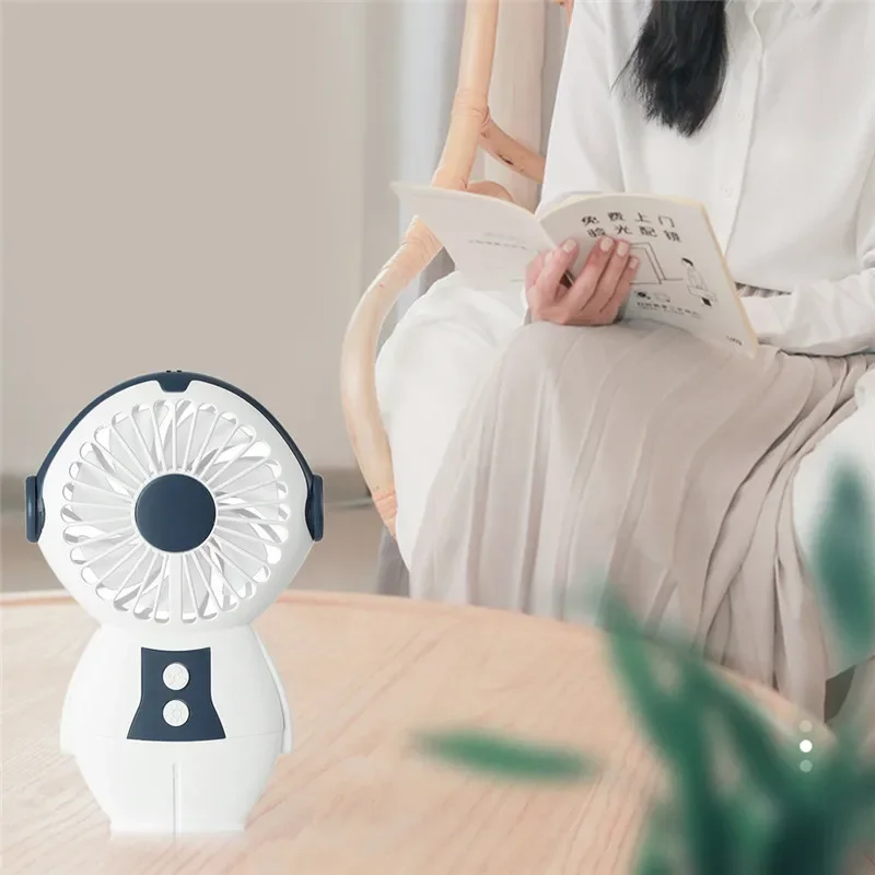 مروحة صغيرة شخصية محمولة باليد، مروحة طاولة صيفية شخصية لسطح المكتب قابلة للتعديل وهادئة وقابلة للطي مع ضوء LED للمكتب والمنزل في الهواء الطلق