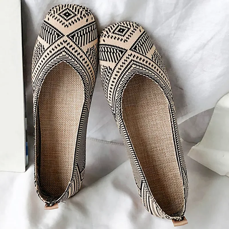 Women Flat Shoes 2023 New Breathable Knitted Women Daily Loafers Slip on Shallow Casual Square Toe Boat Shoes Flat Driving Shoes