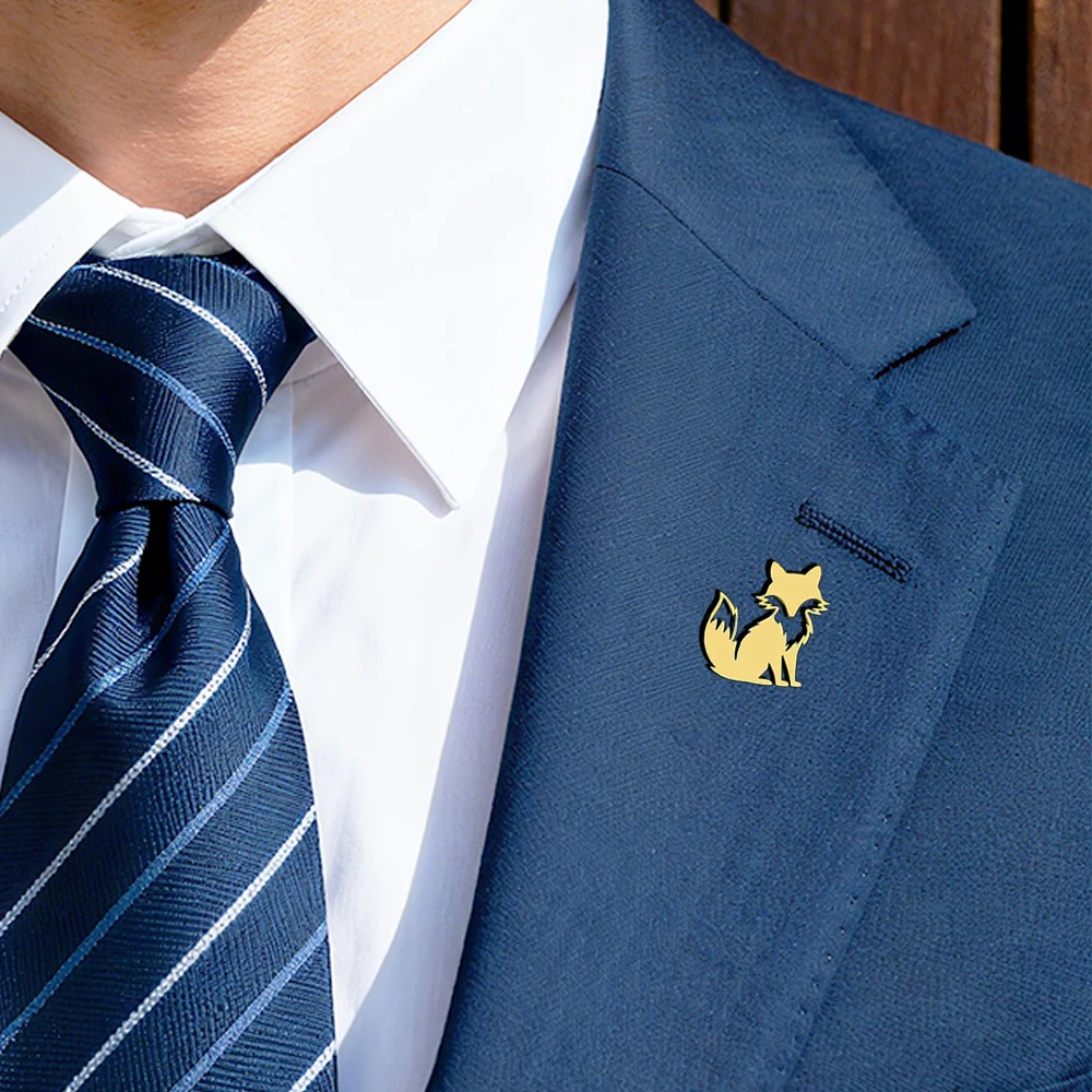Cute little fox stainless steel 18K metal brooch, fashionable lapel pin, clothing and bag accessory, a fun gift for friends