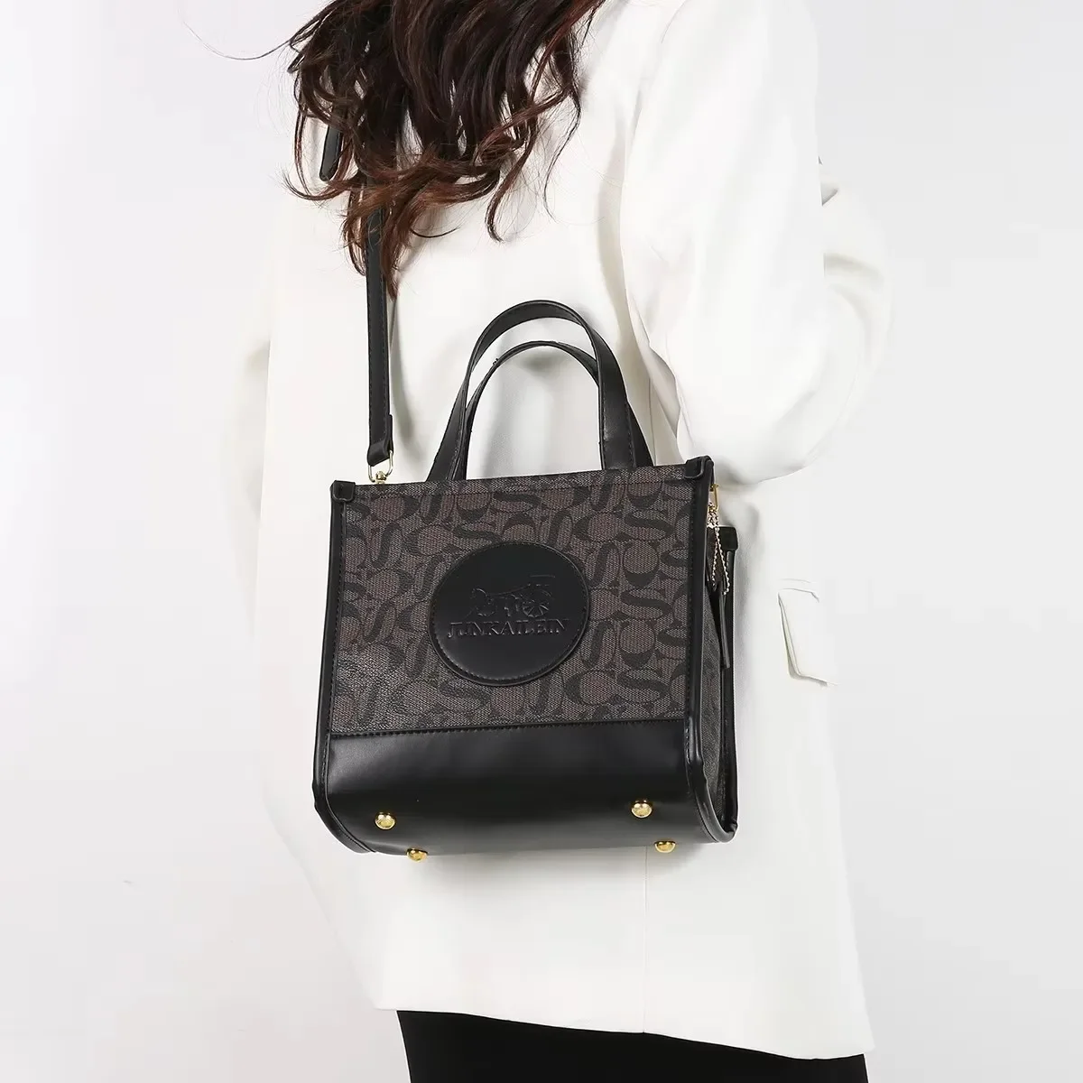 

Classic Minimalist Crossbody Bag Women High-End Leather Tote Vintage Design Solid Color Fashionable Commuter Shoulder Purse