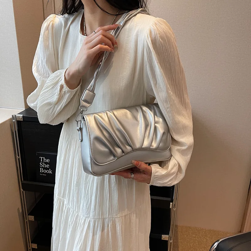 2023 New Shoulder Bag Designer Unique Design French Pleated Cloud Bags for Women PU Solid Color Trend All-match Mini Square Bag