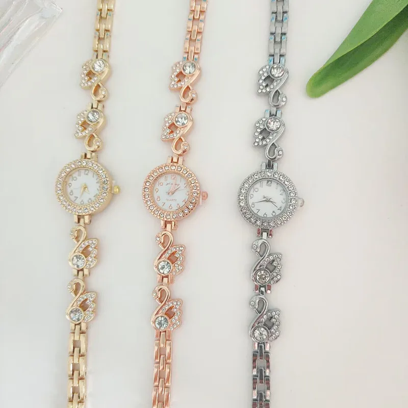 ساعة نسائية رشيقة وعصرية بجعة ساعة نسائية رقمية طالبة ساعة ذهبية ساعة فاخرة Reloj