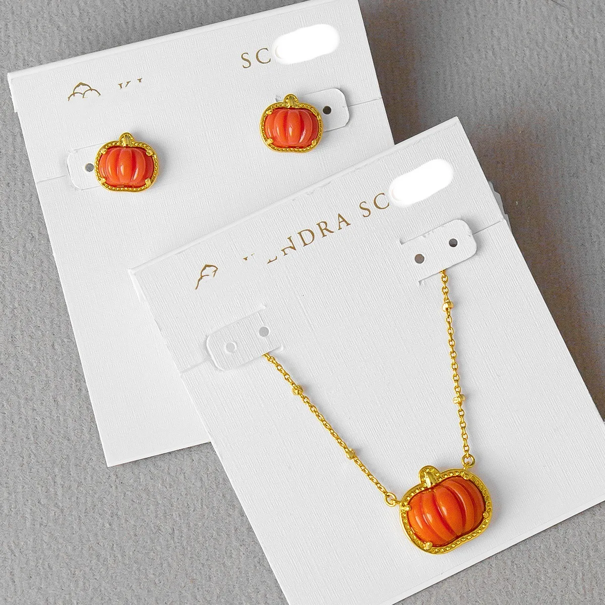 KS European and American Fashion Trends Retro Sweet Halloween Orange Weird Atmosphere Small Pumpkin Pull Pendant Necklace