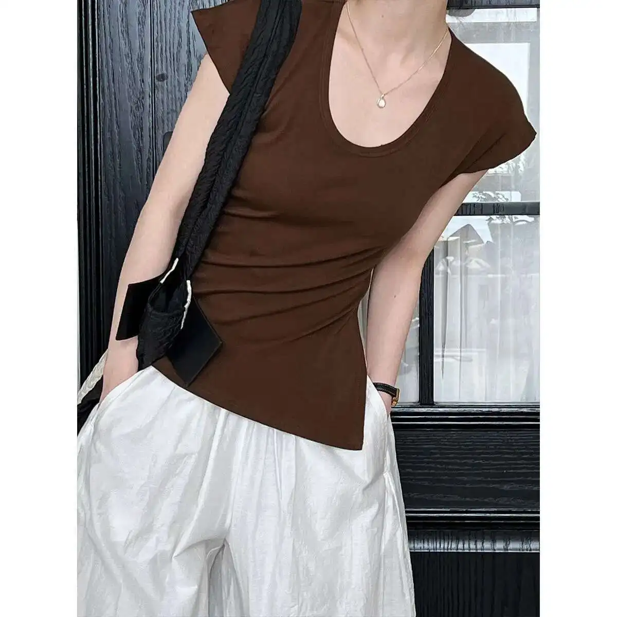 

Lu Xi Design Sense u Neck Side Split Folded Waist Short Sleeve T-shirt Women's Summer and Korean Style Slim Fit Top 2573