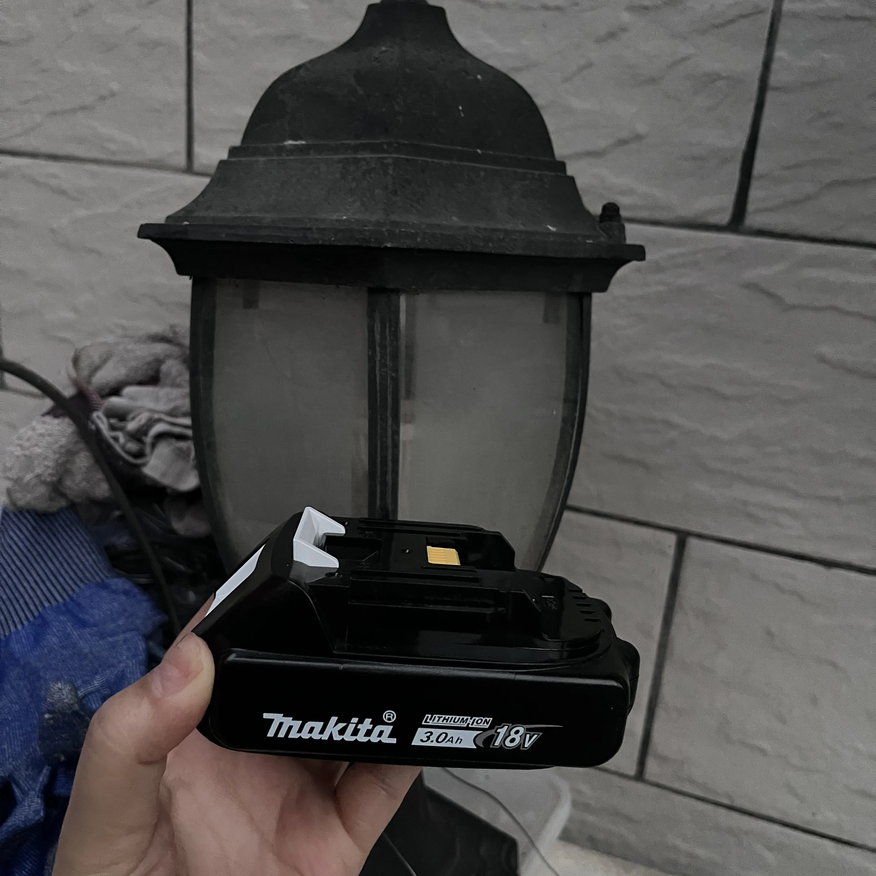 

Newly Upgraded makita 3.0Ah 18V Li-Ion Battery For BL1830 BL1815 BL1860 BL1840 194205-3 Replacement Power Tools Battery