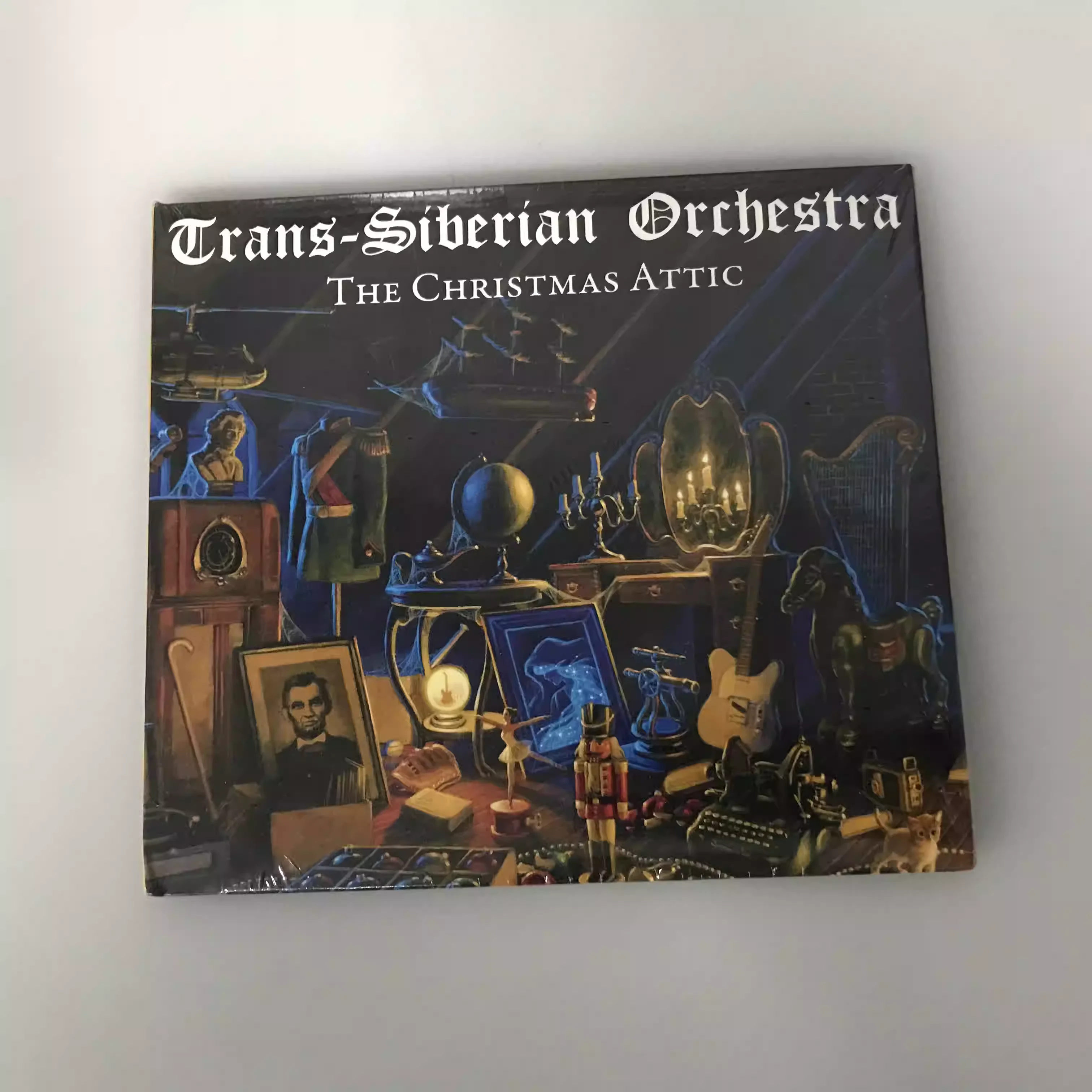 CD Clássico de Rock Sinfônico e Ópera de Rock Natalina, Álbum da Trans-Siberian Orchestra, CD de Música The Christmas Attic
