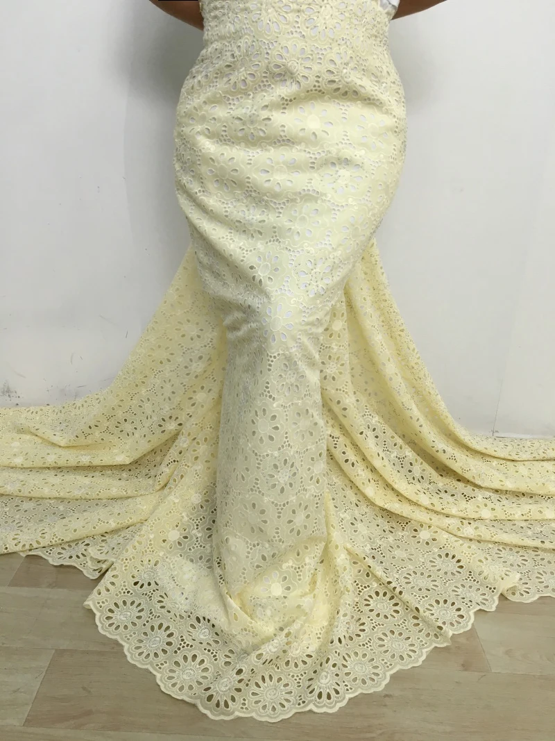 Tela de encaje de algodón seco africano 2025, tela de encaje de gasa suiza  africana bordada con diamantes de imitación de alta calidad para vestido de  novia A4312 / Telas y accesorios, image size:800x1067