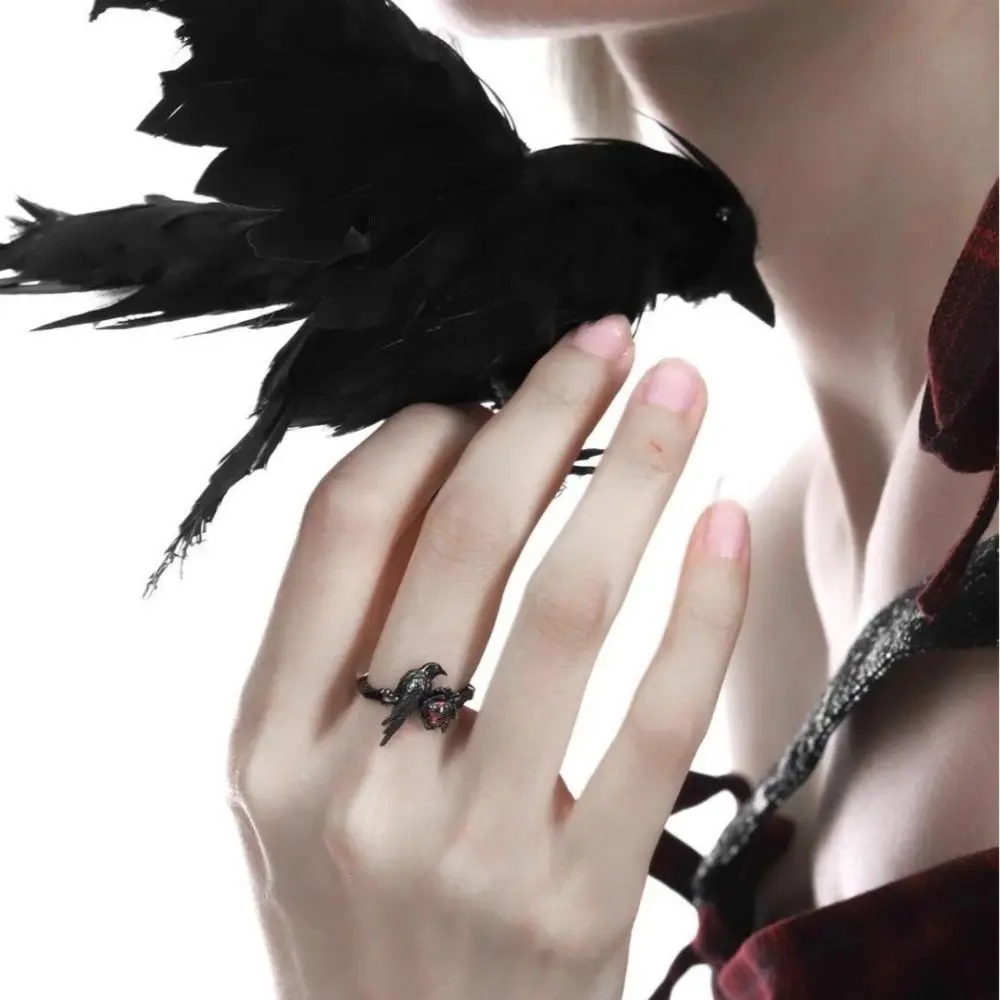 Fashion Love and Deepspace Black Raven Ring Red Zircon Adjustable Sylus Crow Cosplay Ring Jewelry Merch Artisan Rings Props Gift