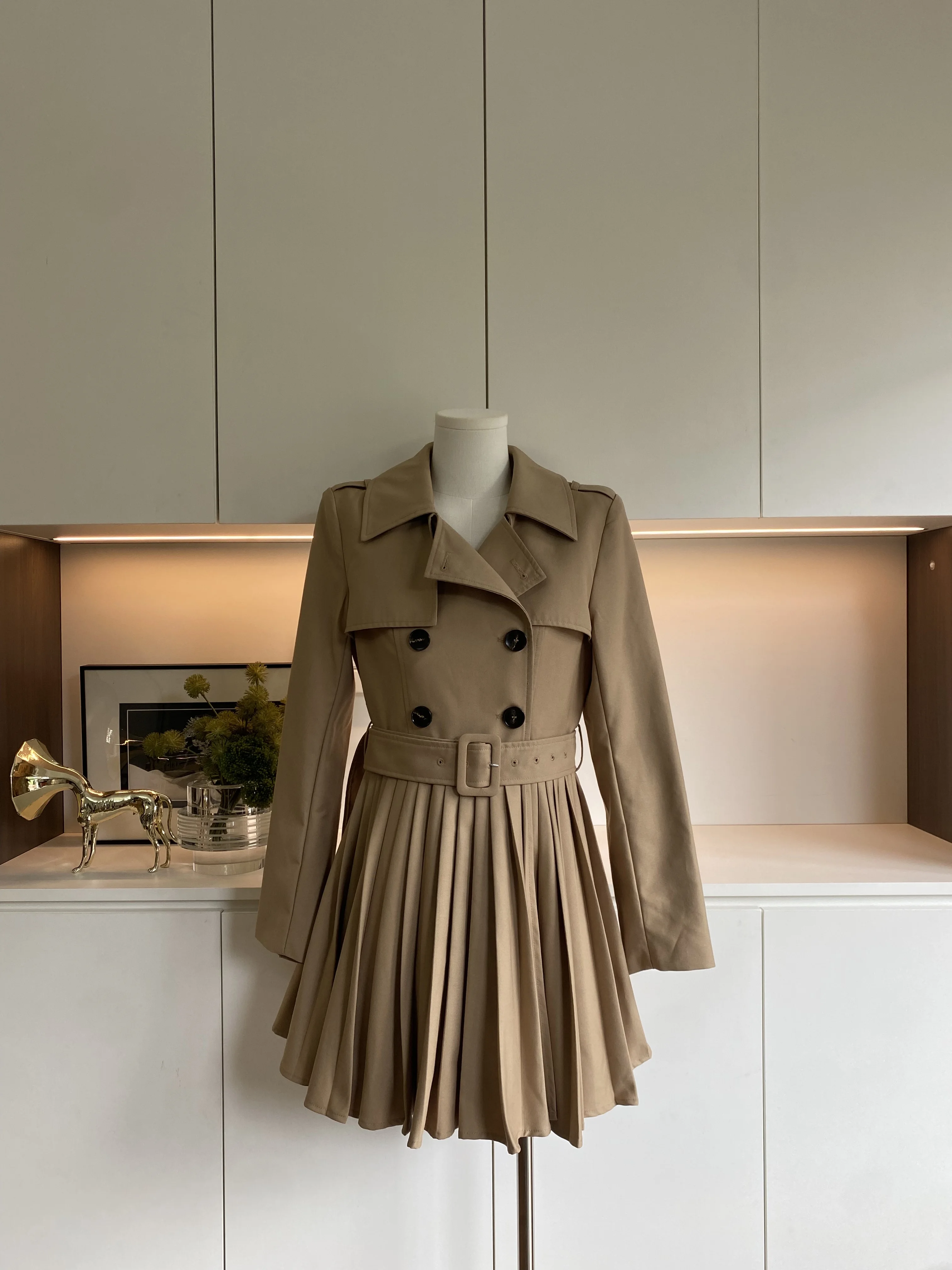 

Women's Spring Autumn Elegant Double Breasted Long Sleeve Pleated Trench Dress Lady Streetwear Turn Down Collar Trench Outwear
