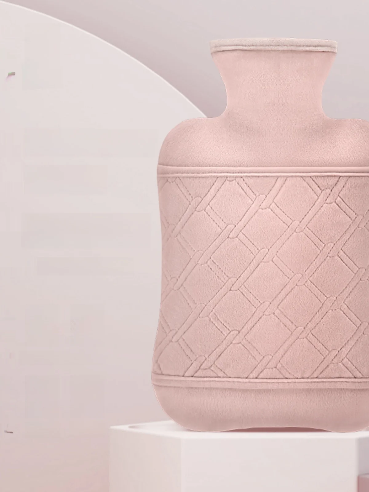 

TUV Certified Plush Hot Water Bag Warm Hand Warmer Thermal Therapy High Density PVC for General Use Household Daily Use