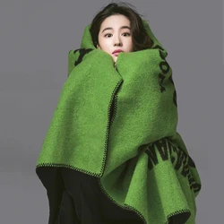 Poncho con letras verdes para mujer, manta gruesa de lana de punto, suéter, bufanda de lana, abrigo, chal cálido, envolturas de talla grande, Invierno