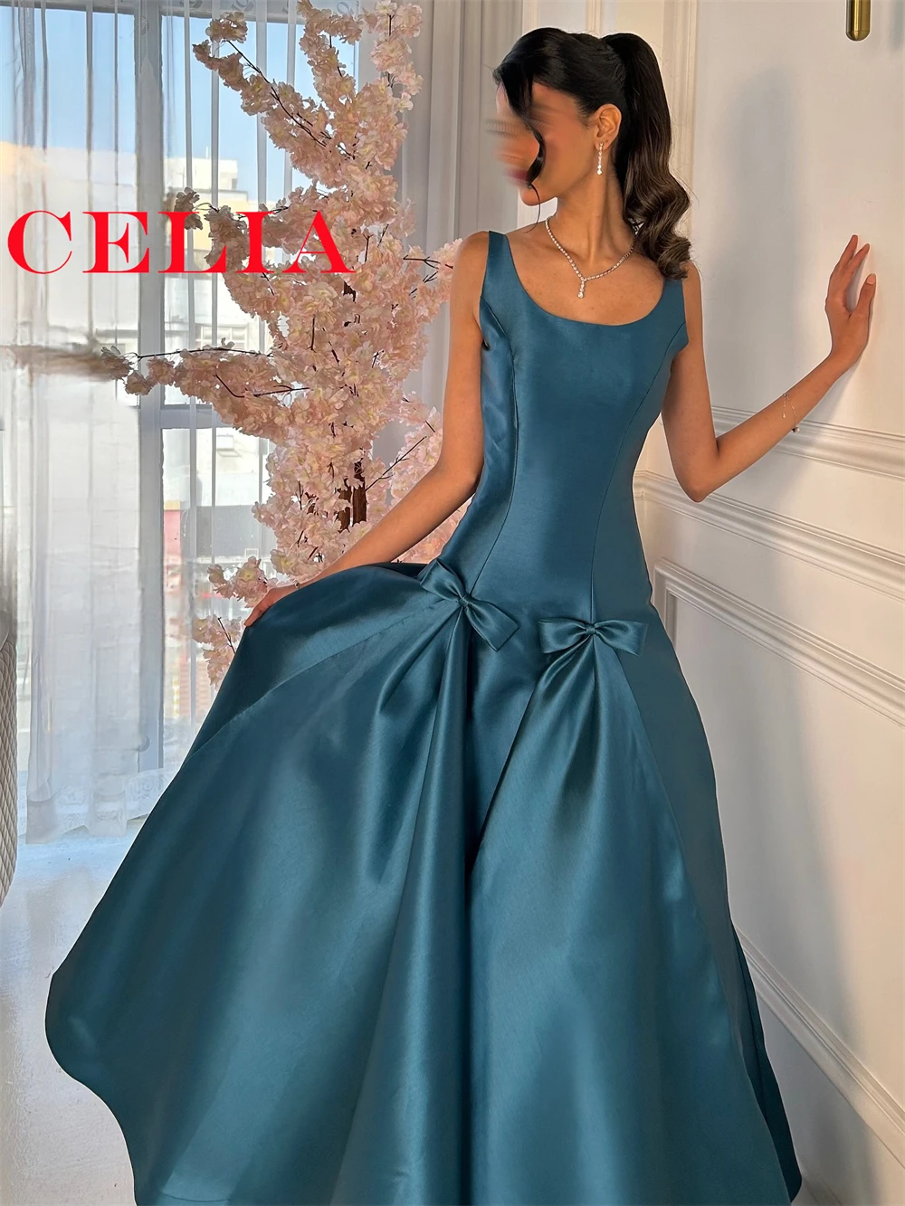 Vestidos de noche de satén brillantes personalizados, exquisitos vestidos de fiesta sin mangas sin tirantes, vestidos para ocasiones especiales con lazo a la moda