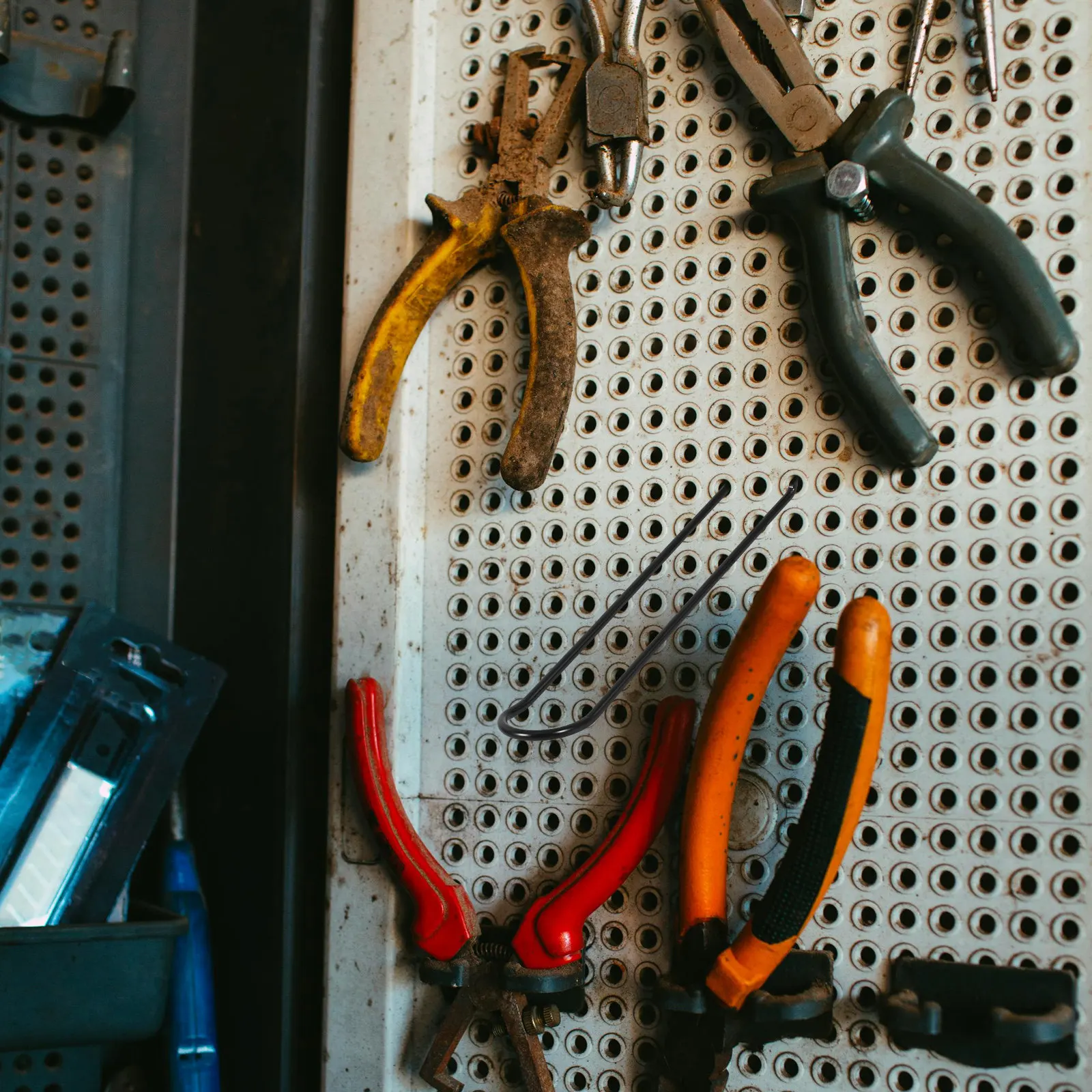 Workshop Tools Store - 10 Buah Gantungan Pegboard Baja Tahan