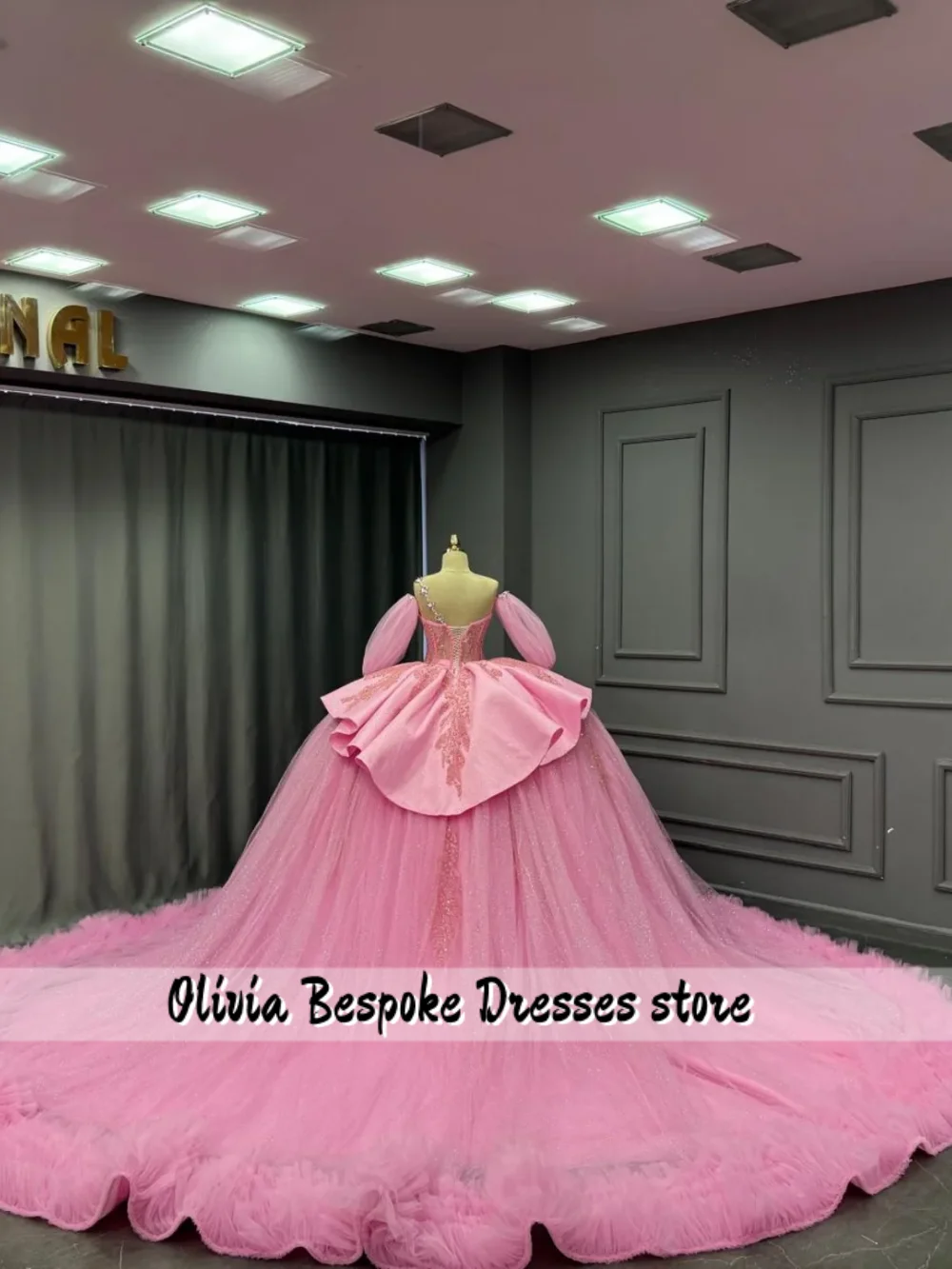 

Изящное розовое платье Quinceanera с аппликацией из бисера и оборками с бантом, бальное платье принцессы 15-летнего возраста, платья de graduación, индивидуальное