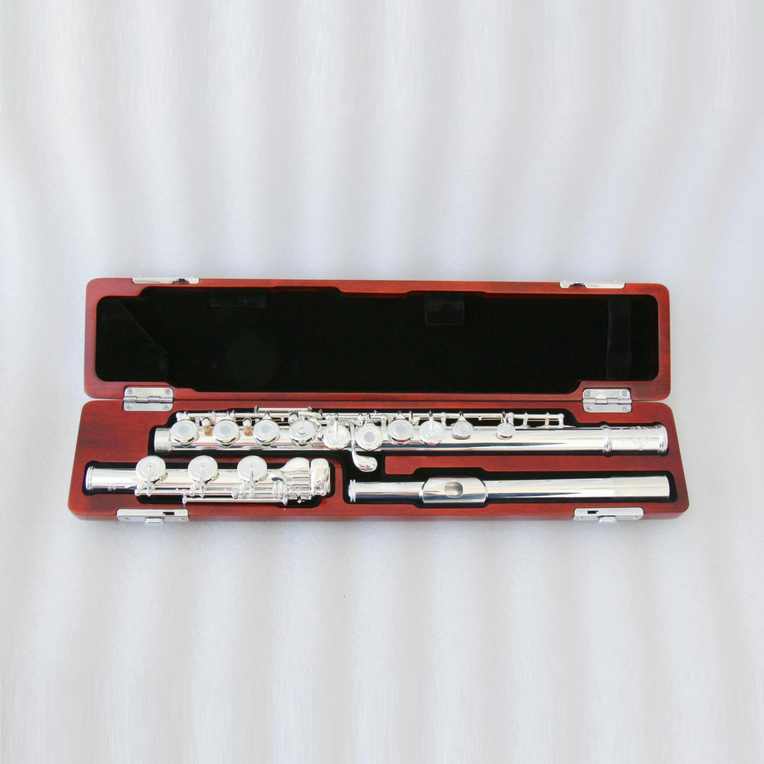

Chinese FFL-500S Silver Cupronickel Flute With OEM Fluata Music Instrument Case And Flute Bag Open Hole Design C Key
