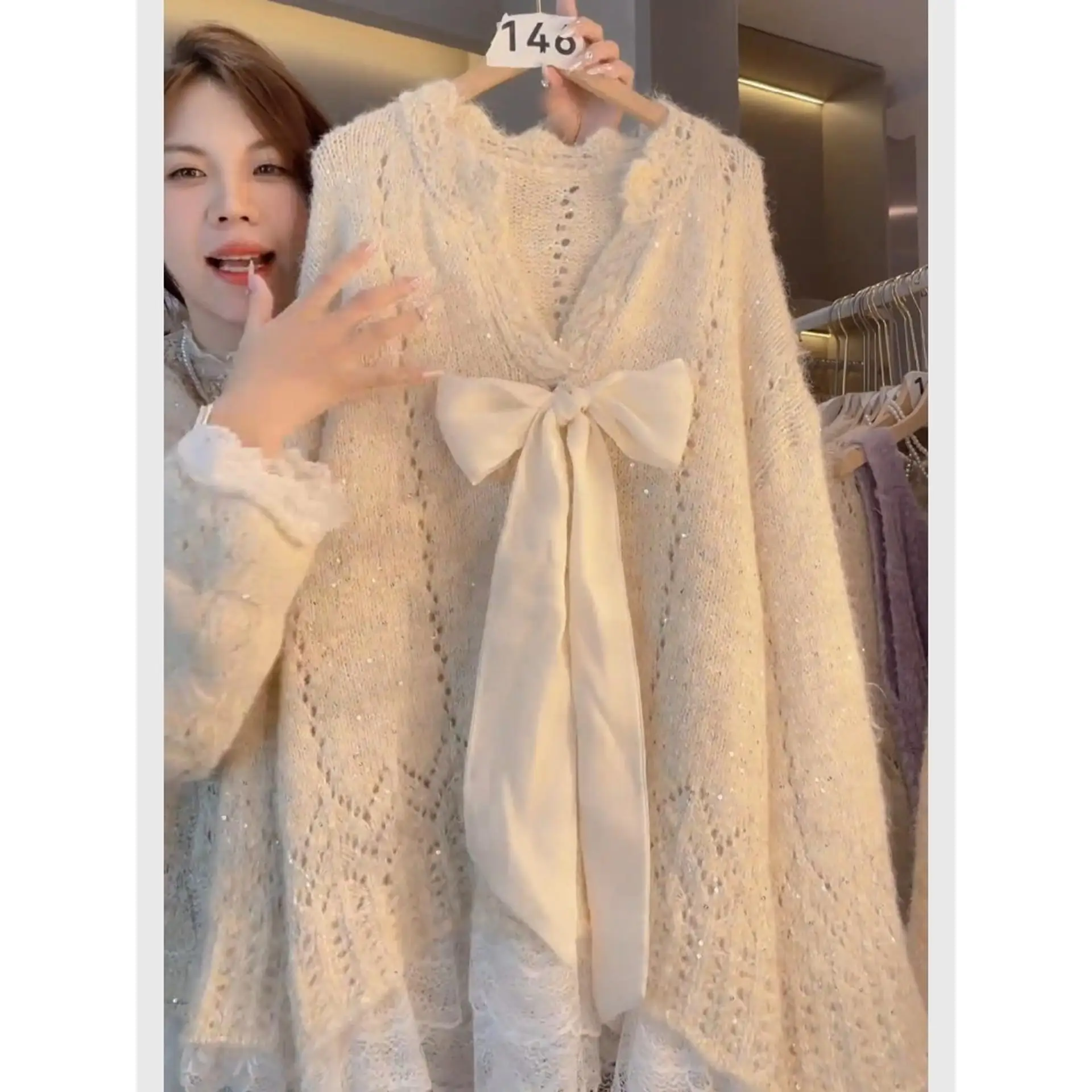 

French plus size loose temperament high-grade top women's autumn and winter gentle and casual Joker stitching knitted sweater