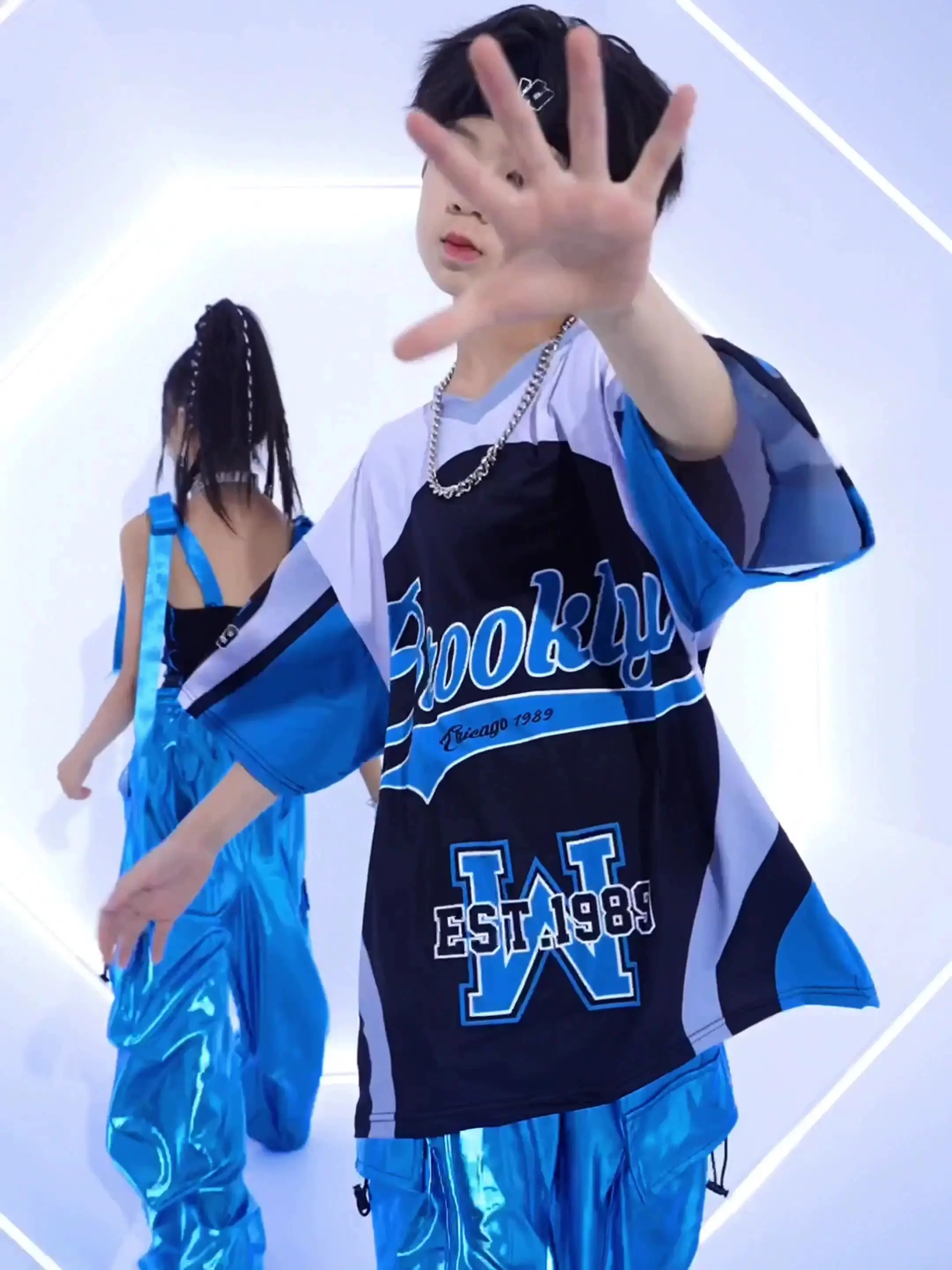 2026 Cool Bright Blue Street Dance Costume Kids Jazz Fashion Clothes Boys Girls Hip Hop Oversize Tops Pants Runways Show Outfit