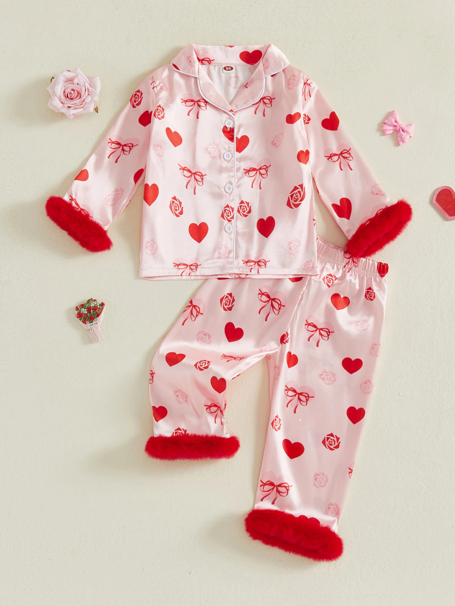 

Женский пижамный комплект ко Дню святого Валентина с уютными топами с длинными рукавами и брюками с принтом сердца и манжетами из искусственного меха. Милый комплект одежды для сна.