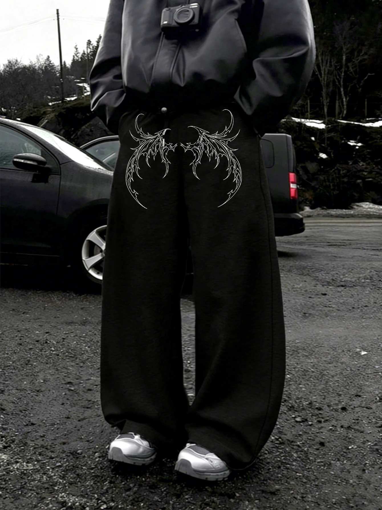 Men Y2K Dark Gothic Metal Streetwear Baggy Sweatpants, Waist SymmetricalWhiteLineArtThornDemonWingsGraphicPrintDrawstringWideLeg