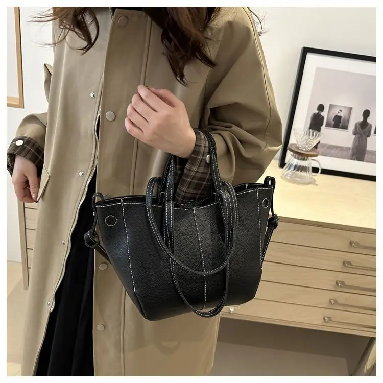 Advanced Large Capacity Commuting Fashionable Tote Bag for Women 2026 Versatile New Style Underarm Single Shoulder Handheld