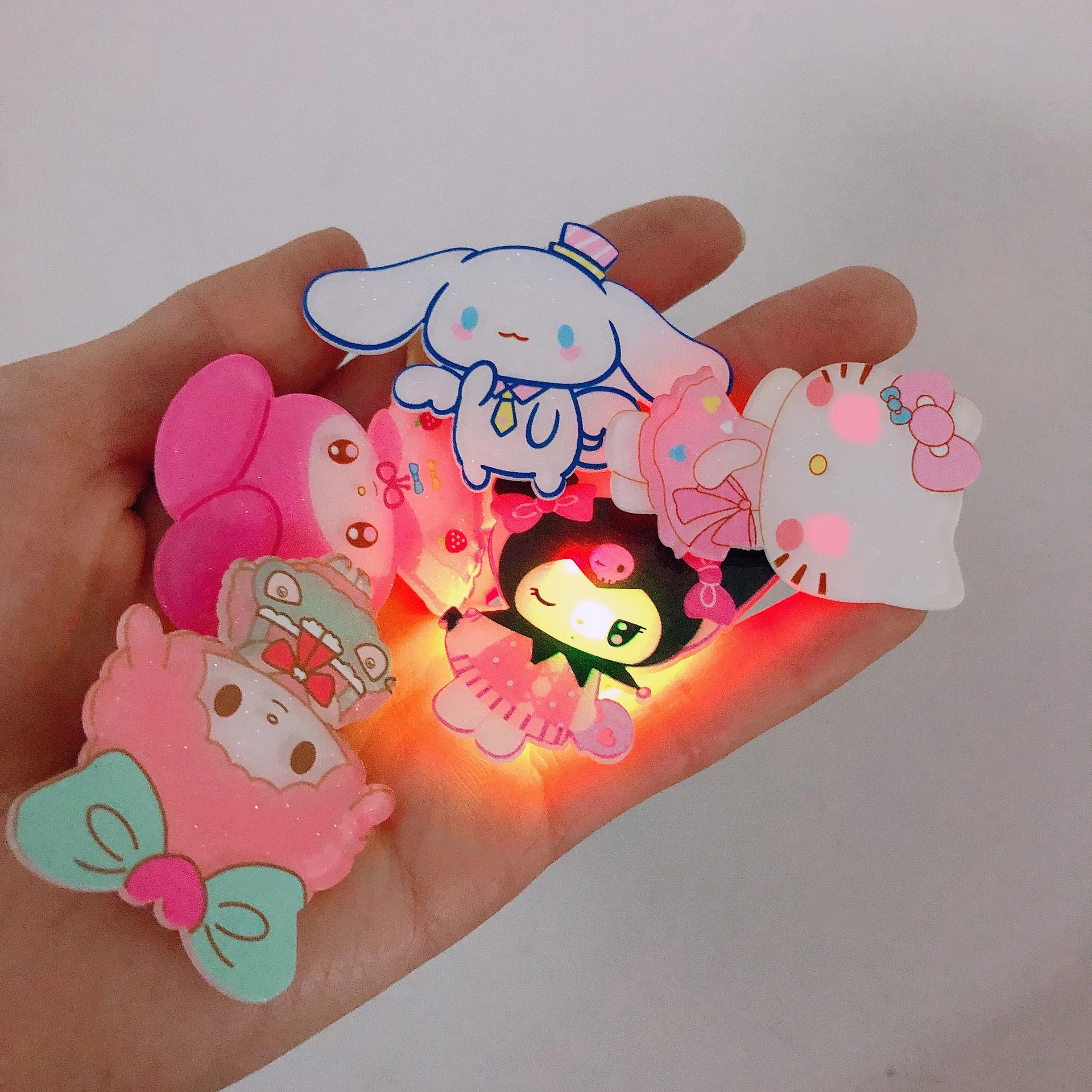 

10Pcs/set Sanrio Hello Kitty Luminous Hair Clips Cinnamoroll Kuromi Anime Girls Bb Clips Hairpin Melody Cartoon Hair Accessories