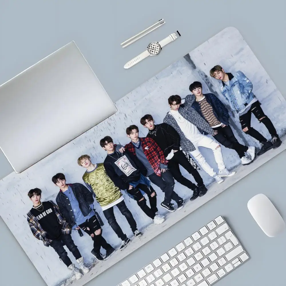 Gruppo Stray Kids Kpop Mouse Pad Cartoon Lockedge Large Gaming Pad Computer Gamer Keyboard Mat Desk Mousepad per PC Desk Pad