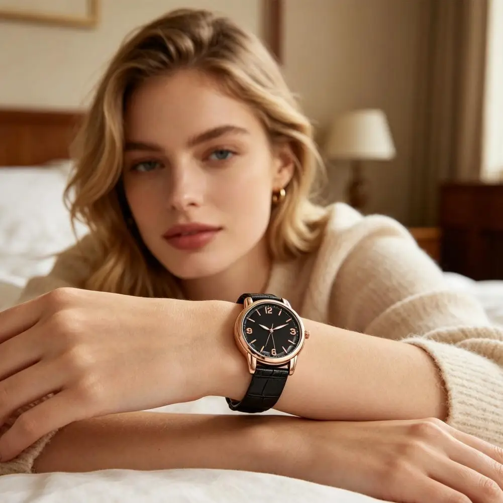Women Simple Bracelet Dainty Watch Elegant Analog Quartz Watch Luxury Ladies Adjustable Leather Strap Wristwatch for Daily Unise