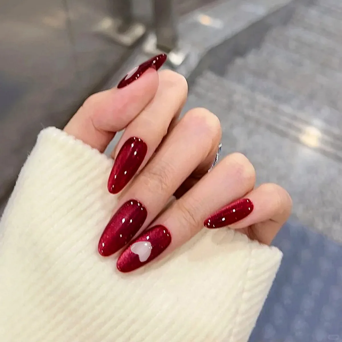 

24Pcs Romantic Wine Red Cat-Eye Press-On Nails – Long Almond Shape With Sweet Heart Designs Elegant Ins Style