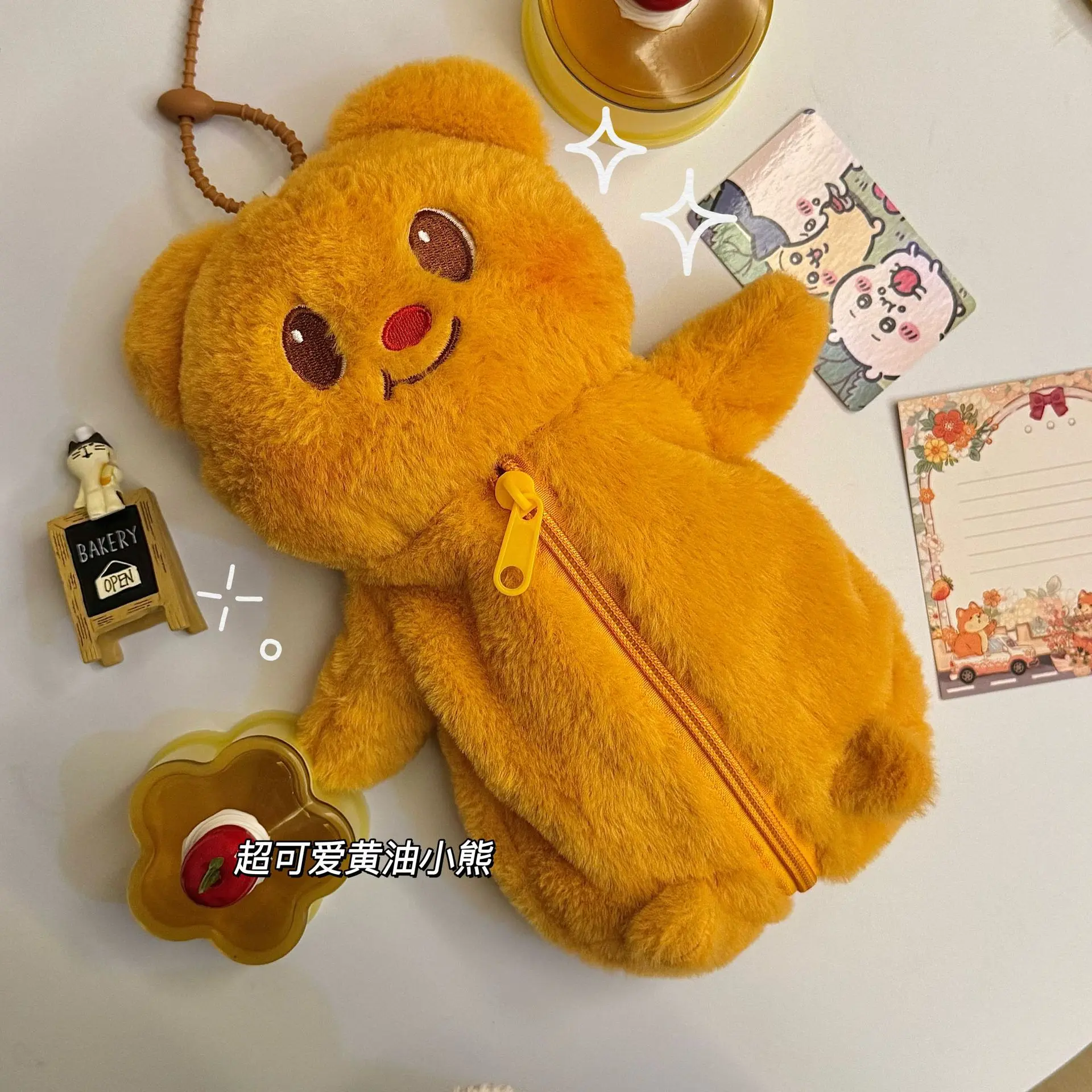 القطيفة الكرتون زبدة الدب الإبداعية سعة كبيرة مقلمة عيد ميلاد السنة الجديدة هدية لعبة مقلمة تخزين القرطاسية