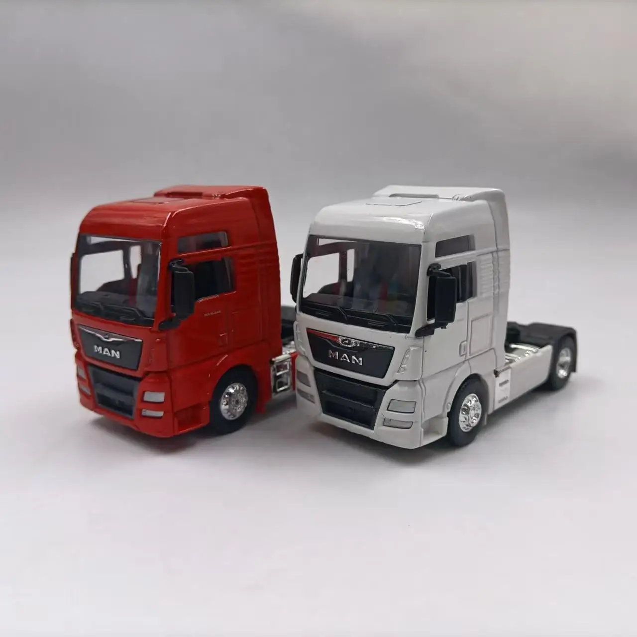 

Литой под давлением масштаб 1:64 Willy MAN TGX XXL, тягач, модель автомобиля из сплава, Коллекционная игрушка, подарок, сувенир, украшение для дисплея