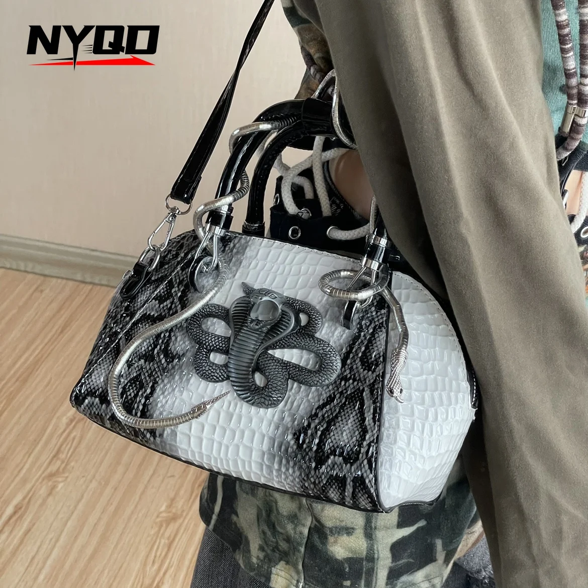 

Y2K Spicy Girl Handbags Women Personality Snake Stone Pattern Retro Millennium Large Capacity Versatile Crossbody Bag Backpack