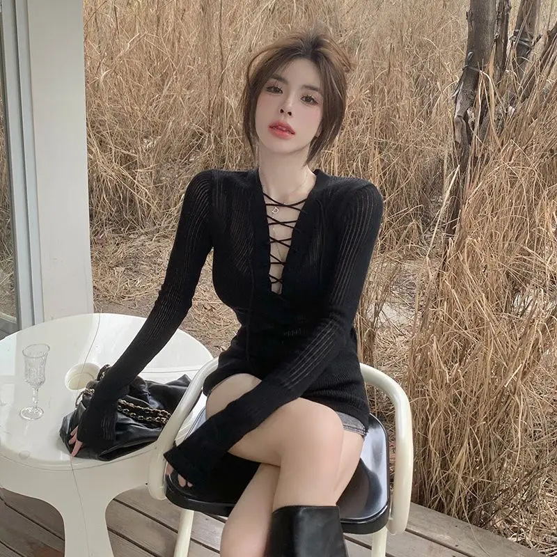 スリムフィットまたはニットトップス、長袖、薄手、セクシーなVネック、スプライス、初秋、ファッショナブルなカジュアルウェア（中国製）