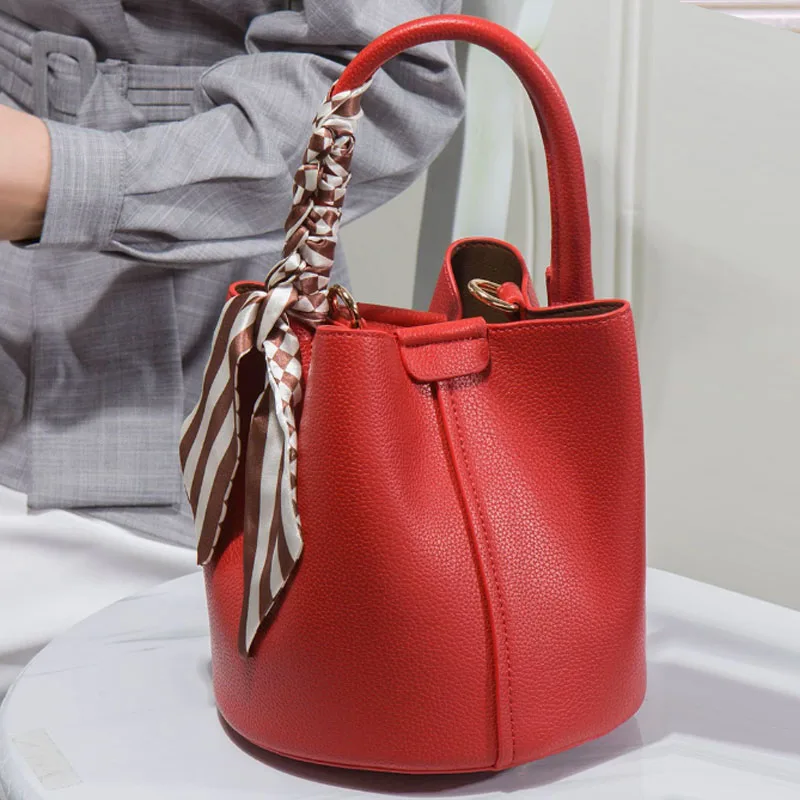 Red Design Large Capacity Bucket Bag Women's Bag New High-quality Bride Wedding Bag Versatile Shoulder Bag