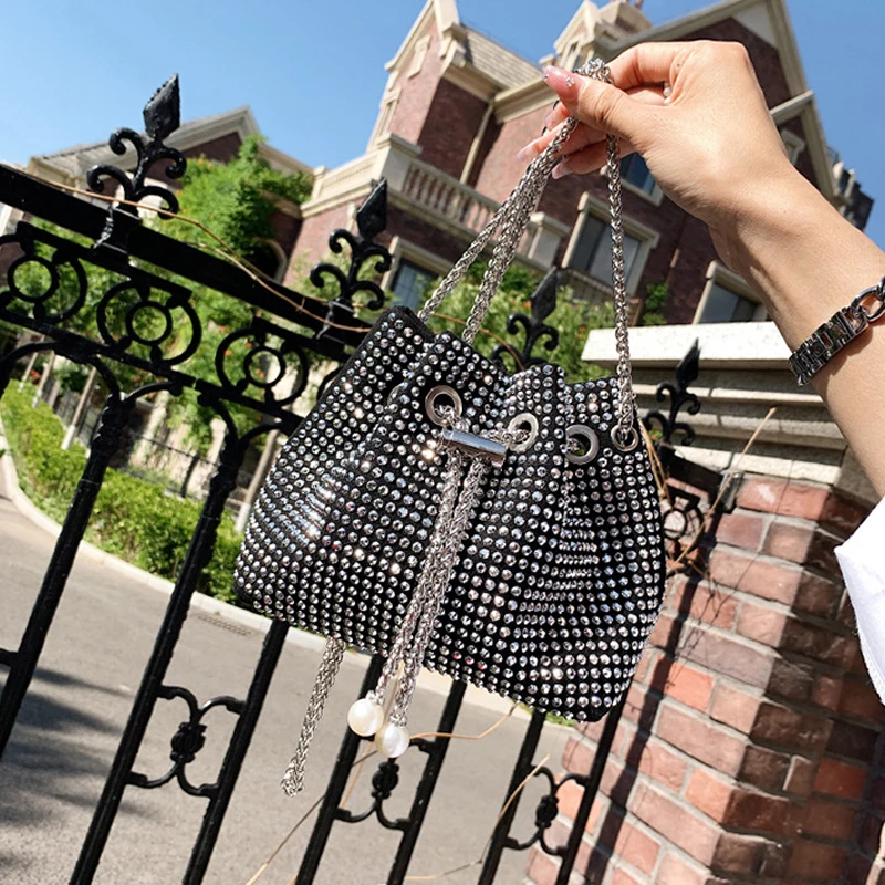 Luxury Women\'s Bag New High Quality Horseshoe Bucket Bag Exquisite PU Rivet Sequin Design Women\'s One Shoulder Handbag