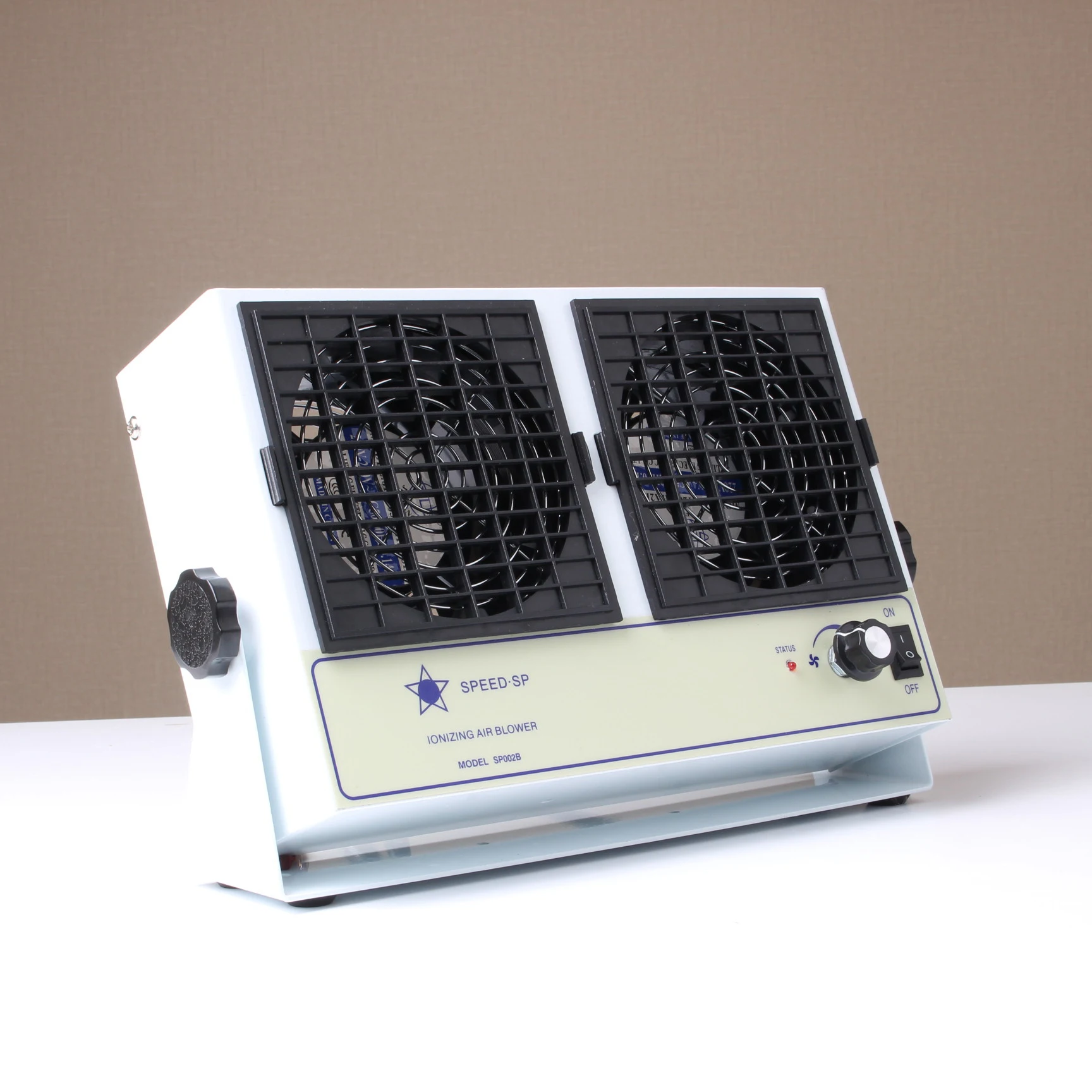 2025SP002B منفاخ الهواء المؤين إضافة أفقية إلى مروحة الأيونات الكهروستاتيكية PC منفاخ أيون مزيل ثابت